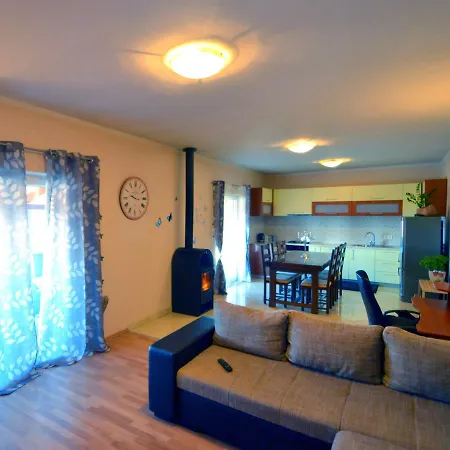 Apartment Sanja *